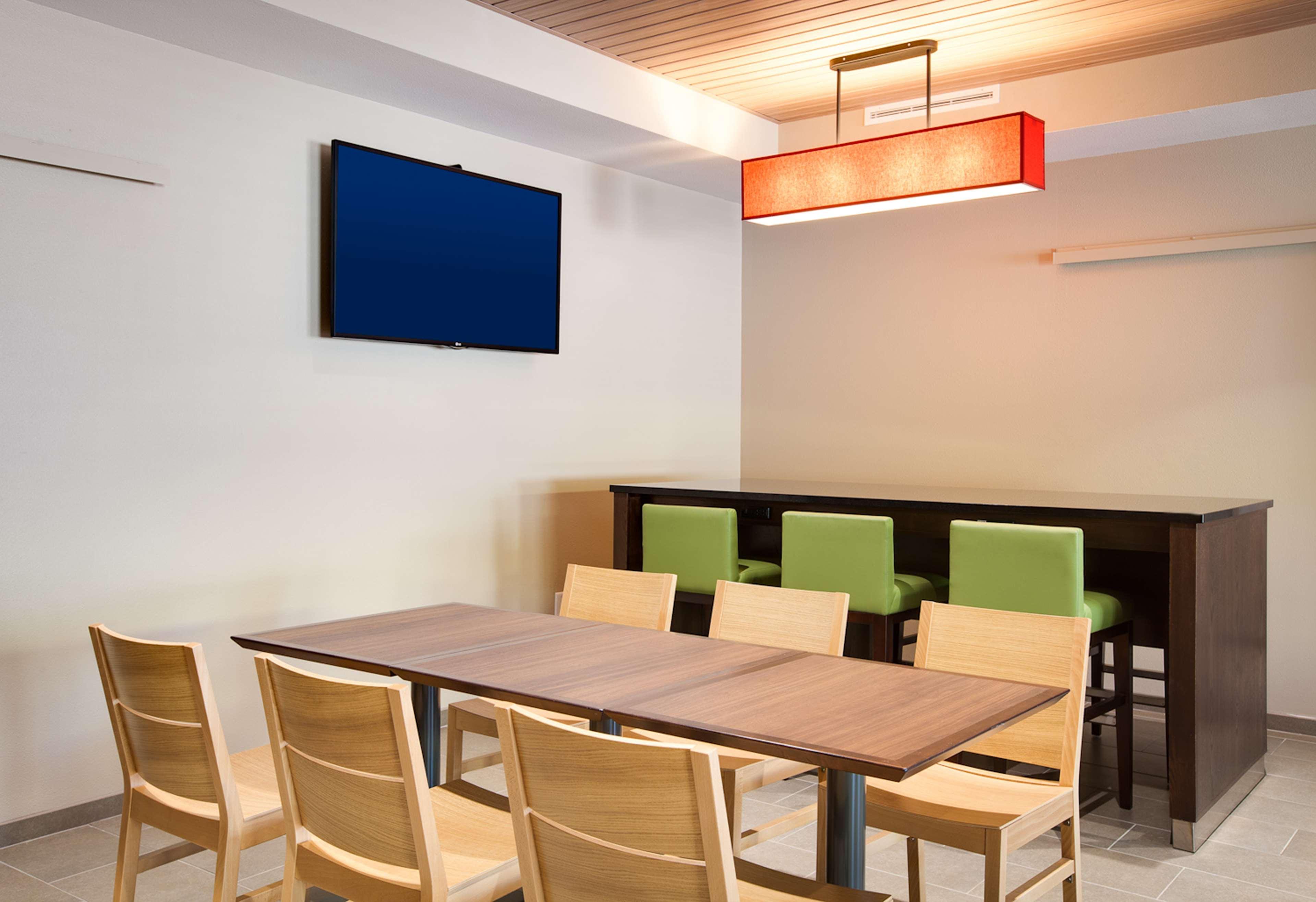 Country Inn & Suites By Radisson, Springfield Southeast מראה חיצוני תמונה